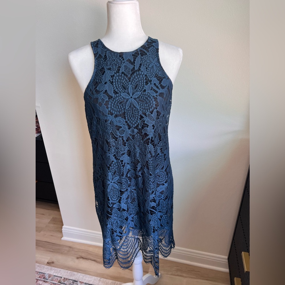 Mini lace dress